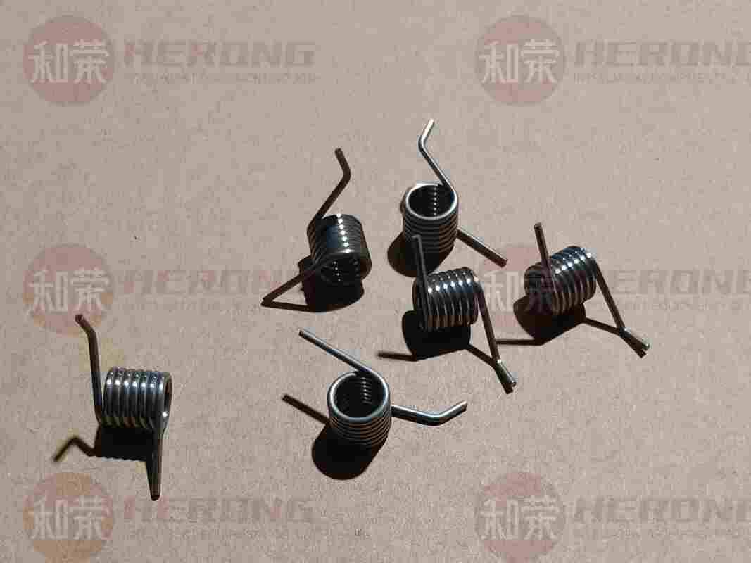 Νέο υψηλής ποιότητας δεξιό ελατήριο στρέψης για Hyosung CDU Clamp Carriage 1.4+0D10.5*11.2L*7N ATM ανταλλακτικά